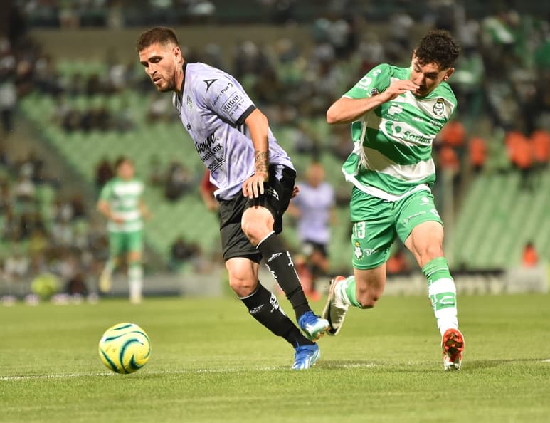 Luego de casi un mes sin saborear las mieles del triunfo en el Clausura 2024, con cuatro derrotas consecutivas y sin marcar gol, los albiverdes derrotaron ayer en el Corona a los Cañoneros.