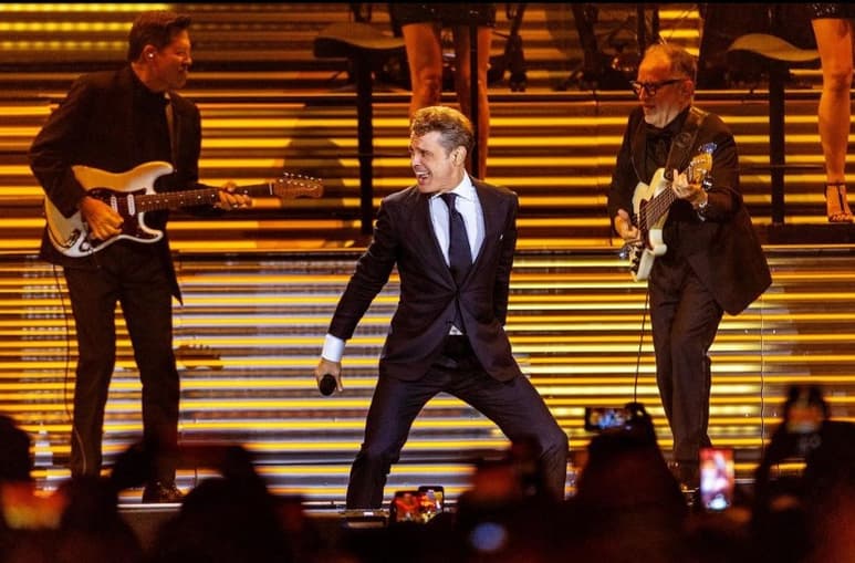El Gobierno de Bolivia manifestó este lunes que el concierto del cantante Luis Miguel se canceló en el país por las amenazas de bloqueos de los políticos 'opositores', ya que estos podrían impedir que el equipo para el espectáculo llegara de Chile hasta la región de Santa Cruz.
