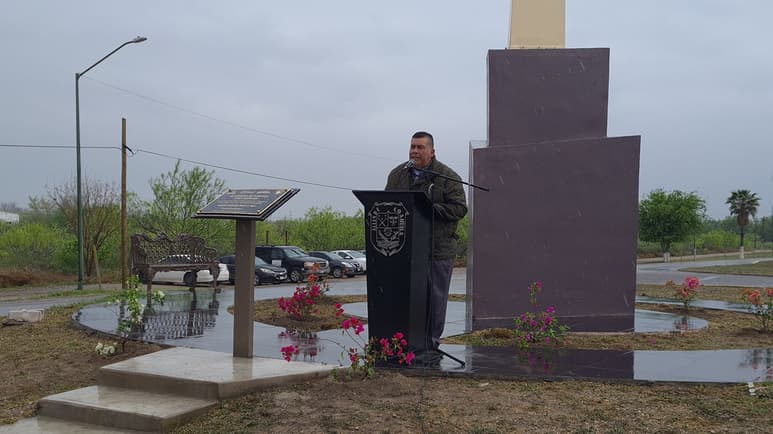El titular de la Fiscalía de Personas Desaparecidas del Estado de Coahuila, José Ángel Herrera Cepeda, recordó que un día como hoy, pero de hace 13 años, en Piedras Negras ocurrió una de las tragedias más significativas y memorables para el Estado de Coahuila. Manifestó que el Gobierno del Estado y la Fiscalía General del Estado, refrendan al compromiso para seguir trabajando por las familias de las personas desaparecidas.