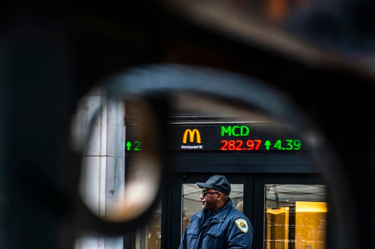 Wall Street abre en rojo y el Dow Jones baja un 0,12 %