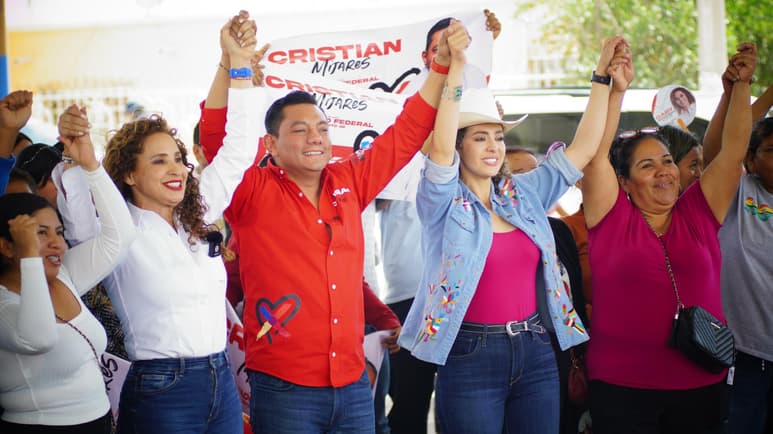 En una intensa gira de campaña en la zona rural del municipio de Gómez Palacio, los candidatos Gina Campuzano González, Gabriela Hernández López y Cristian Mijares, recorrieron los Ejidos Gregorio García, Huitrón, Arturo Martínez Adame, Venecia, San Felipe, San Sebastian y Las Huertas.
