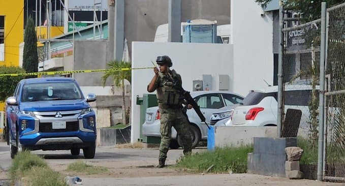 Mantienen operativo en busca de 8 desaparecidos