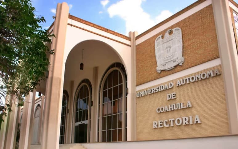 El rector de la Universidad Autónoma de Coahuila, Octavio Pimentel Martínez, aseguró que el próximo 8 de abril, día en que regresan los estudiantes a clases, estará en funcionamiento el sistema “SIIA UAdeC”, que permanece descompuesto desde hace dos semanas.
