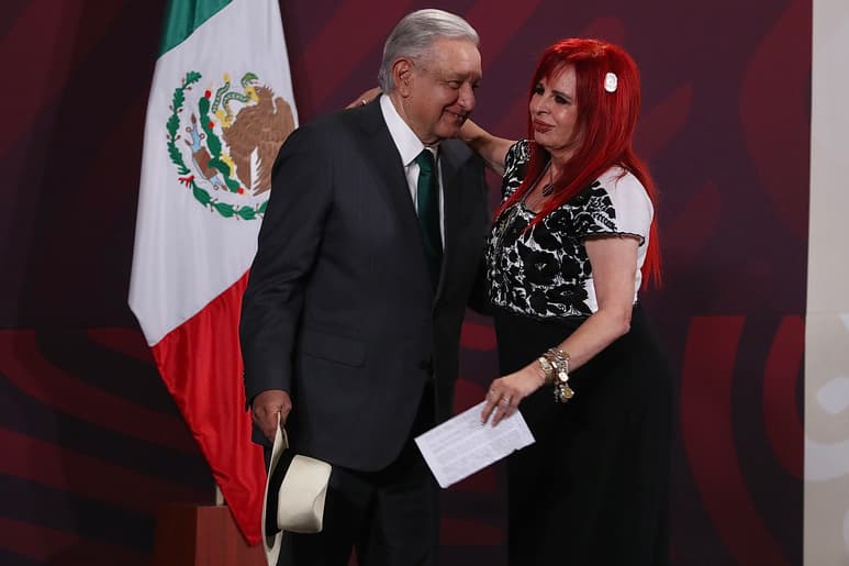 López Obrador y Layda Sansores.