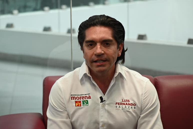 'Estoy en campaña y recorriendo los 38 municipios'