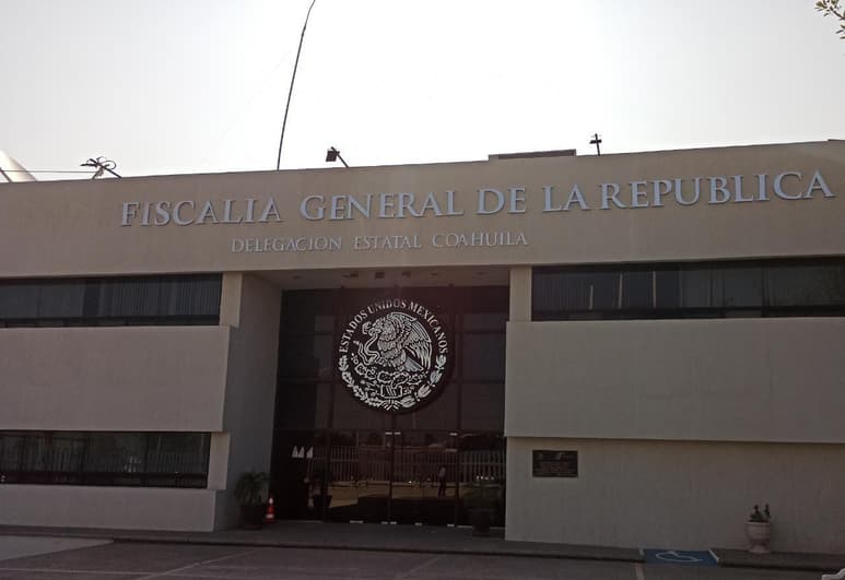 Judicializan a dos hombres detenidos portando un arma larga