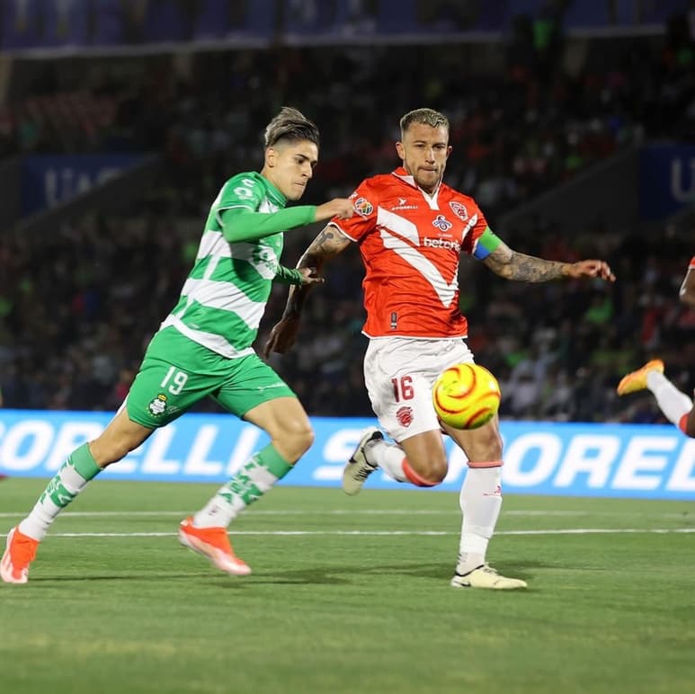 El delantero Santiago Muñóz fue parte del cuadro titular que envió el técnico Ambiz al campo de Juárez. (SANTOS LAGUNA)