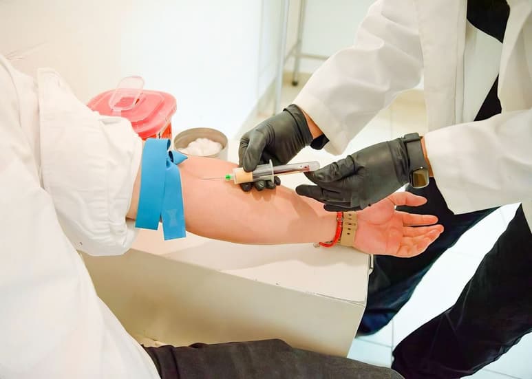 Invita Salud Municipal a los caballeros, a realizarse la prueba de antígeno prostático.