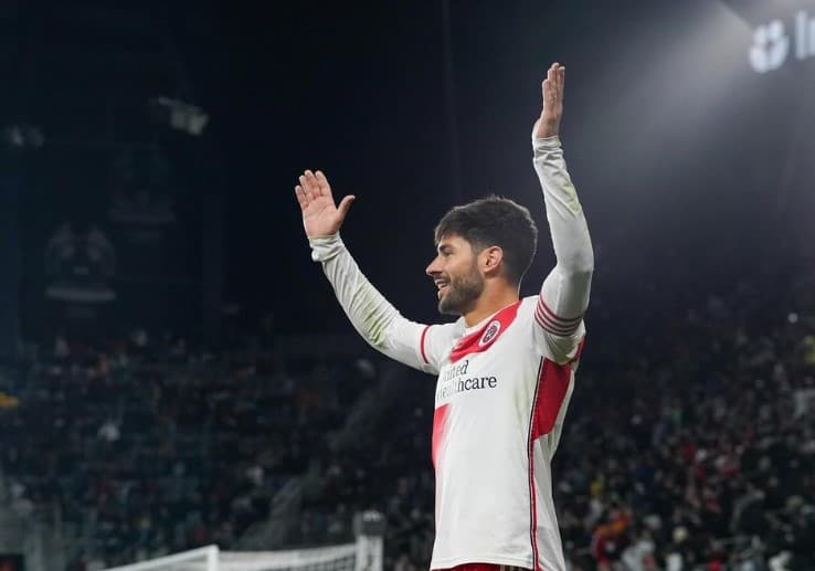 Van a sufrir: la contundente advertencia de Carles Gil al América