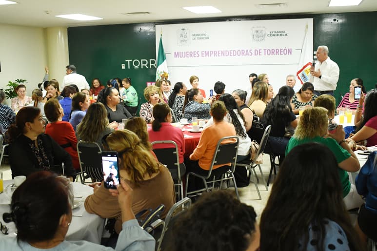 El alcalde aseguró que continuará el trabajo en favor del empoderamiento de la mujer.