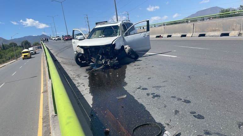 Camioneta Mitsubishi Outlander. (EL SIGLO DE TORREÓN)