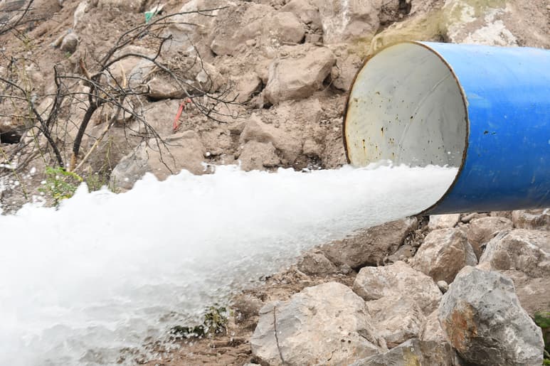 Vencen plazos; Agua Saludable 'a medias'