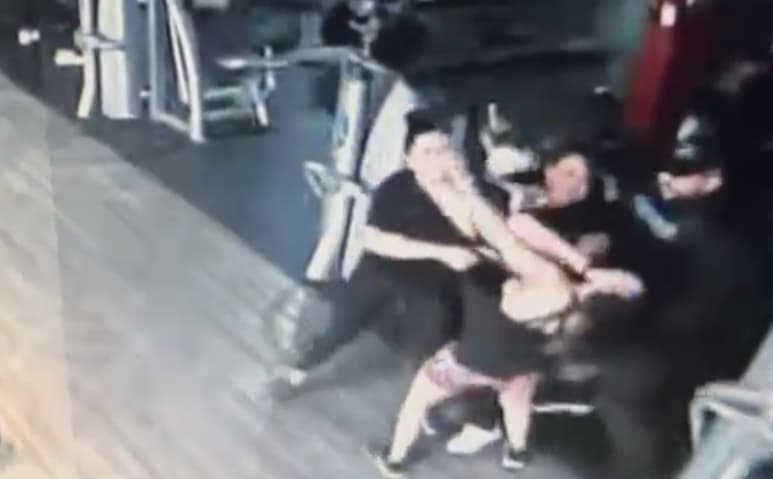 Pelea en gimnasio (CAPTURA)
