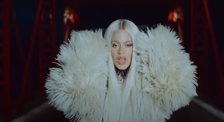 La cantante Tini se pone experimental con su nuevo sencillo.