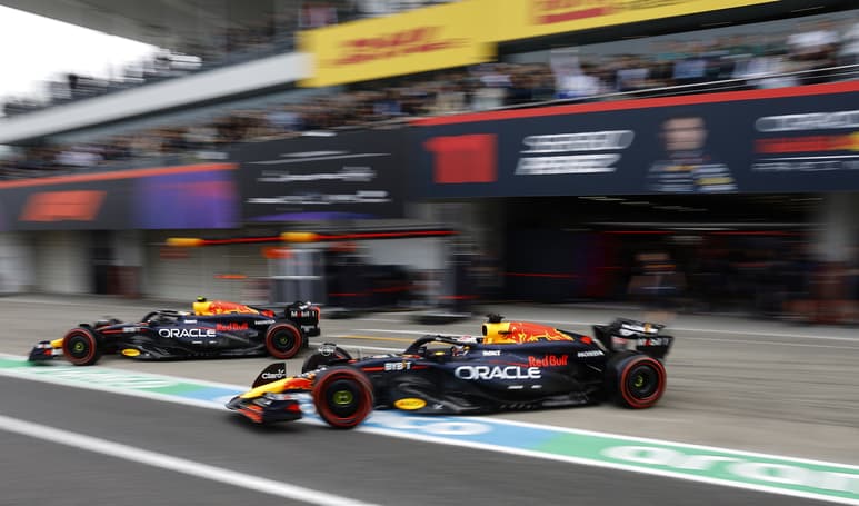 Equipo Red bull previo al Gran Premio de Japón.
