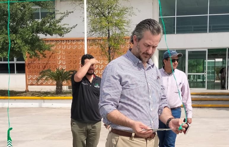 Secretario de Educación ve el eclipse en Monclova