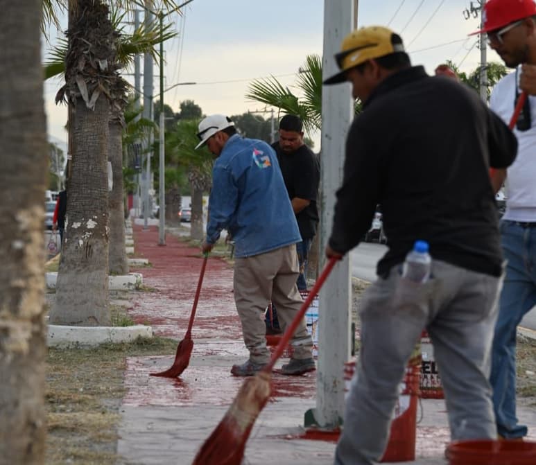 El municipio de Gómez Palacio continúa llevando a cabo acciones de remozamiento en la colonia Miravalle. (DIANA GONZÁLEZ)
