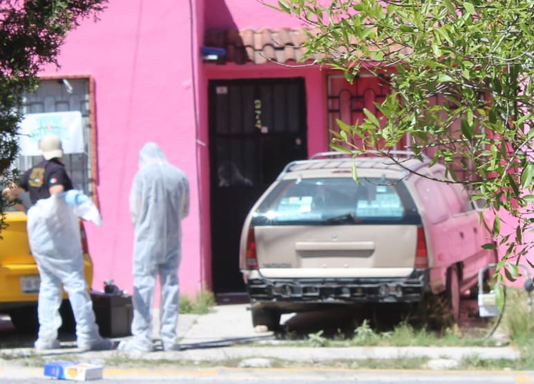 Encuentran a hombre en estado putrefacto en su casa; no se descarta homicidio