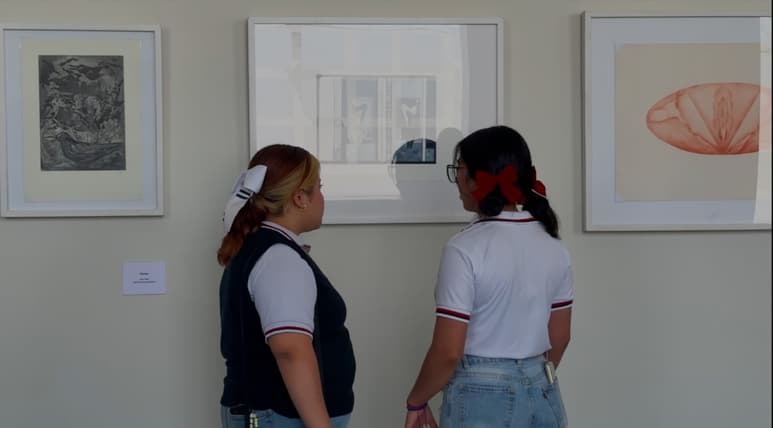 El conjunto de obras expuestas corresponde a creaciones de diferentes mujeres artistas, nacionales e internacionales. (SERGIO A. RODRÍGUEZ)