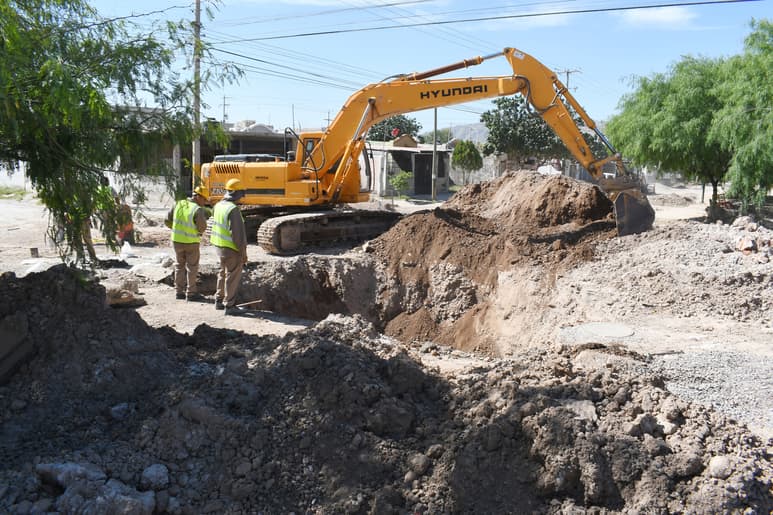 El colector Fundadores conduce todas las descargas de colonias como Rincón La Merced, Villas la Merced, Obispado, Zaragoza y otras más hacia la planta tratadora de aguas residuales.