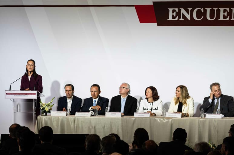 Claudia Sheinbaum en encuentro con empresarios.