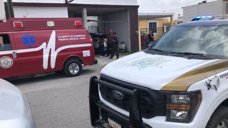 Una fuerte movilización policíaca y de cuerpos de seguridad se registró durante la tarde de este martes 16 de abril, en la colonia Lomas del Norte del municipio de Piedras Negras. (RENÉ ARELLANO)