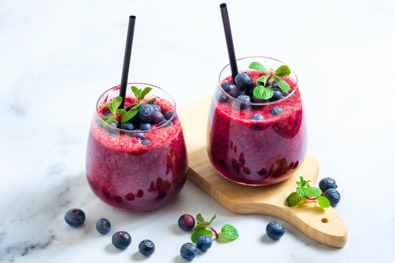 El jugo a base de arándanos se destaca por ciertas propiedades beneficiosas para la salud.