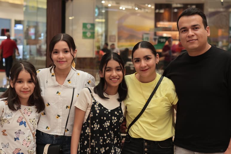 Samantha, Addy y Melanie Nava, Any Reyes e Isacc Nava (EL SIGLO DE TORREÓN / VAYRON INFANTE)