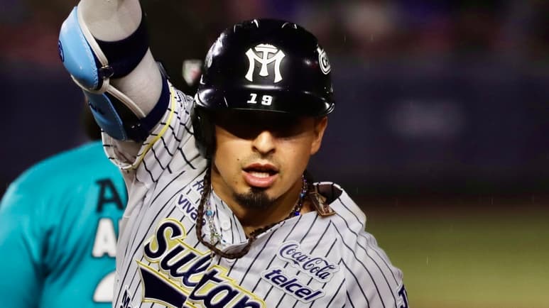 Un letal rally de diez anotaciones en el cierre de la primera entrada, combinado con una buena actuación de Tanner Anderson, quien consiguió su primer triunfo de la temporada, Sultanes de Monterrey derrotó a Saraperos de Saltillo en el primer duelo de la serie celebrada en el Estadio Mobil Super, por pizarra de 14-5.