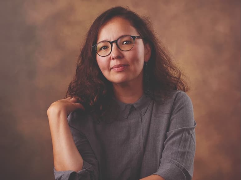 Ave Barrera conversa sobre su nueva novela en el Día Mundial del Libro