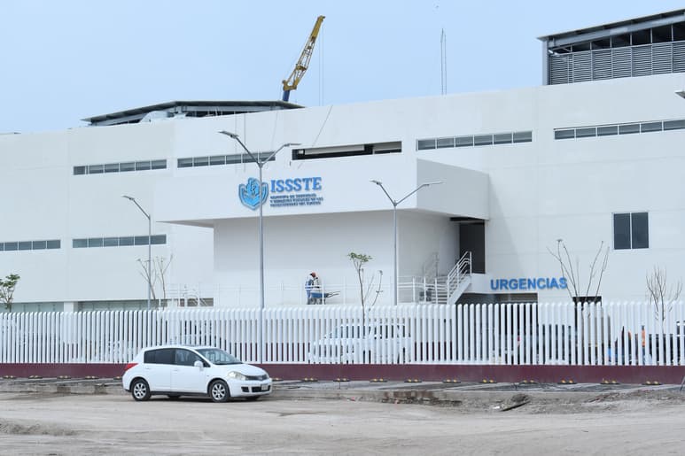 El nuevo Hospital Regional de Alta Especialidad se encuentra ubicado a espaldas del Hospital General del Manto de la Virgen.