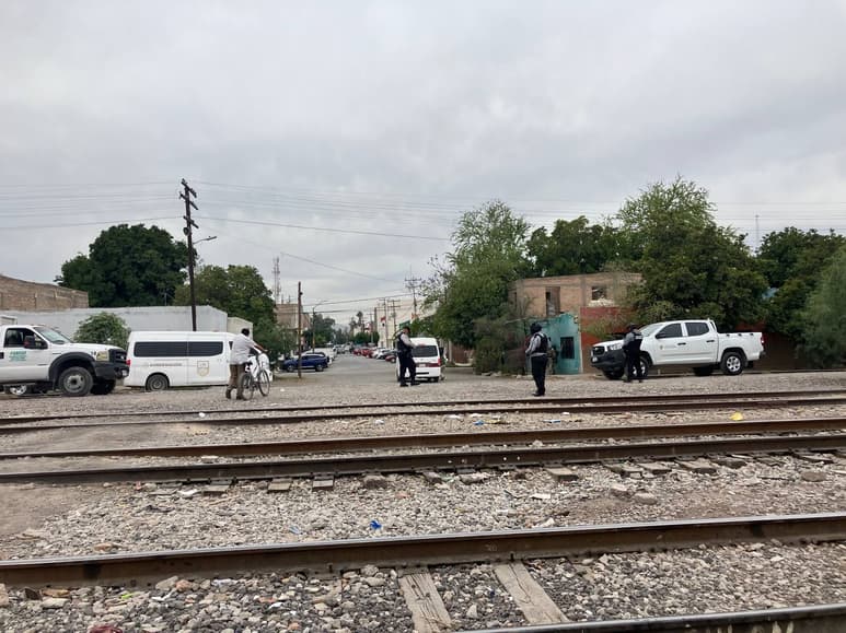 Blindaje en vías del tren cercano a la colonia Santa Rosa. (GUADALUPE MIRANDA)