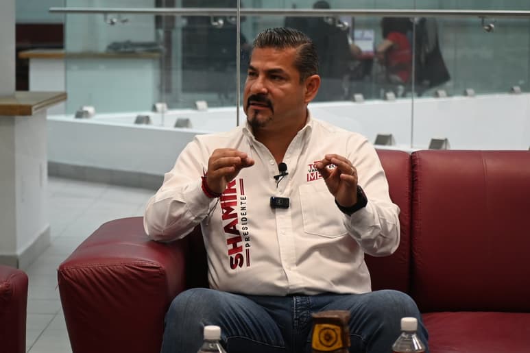 Fernández también habló sobre la necesidad de una gestión transparente y eficaz, eliminando la corrupción y los aviadores (empleados fantasma) del gobierno municipal. (Azul Contreras)