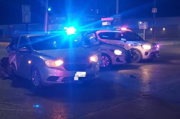 Choque por alcance en Gómez Palacio deja solo daños