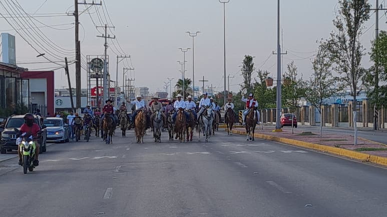 Rodríguez González concluyó su campaña recorriendo de un extremo al otro la ciudad de Piedras Negras.