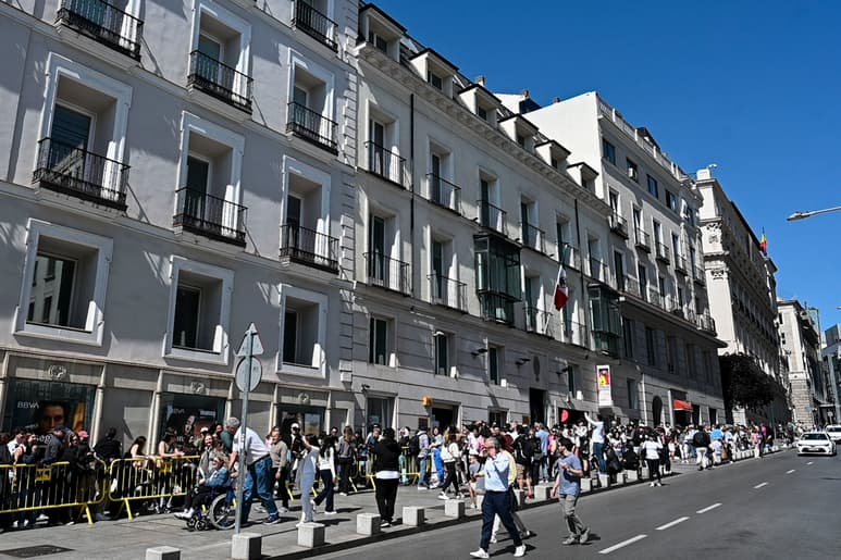 ¿Cuántos mexicanos votaron presencialmente en Madrid?