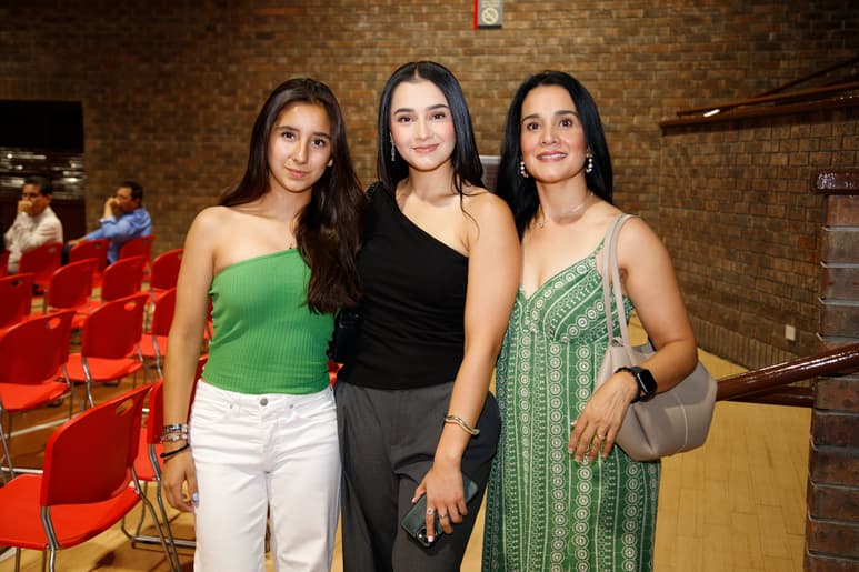 Valentina Valdez, Renata Valdez y Claudia Magaña (EL SIGLO DE TORREÓN / ENRIQUE CASTRUITA)