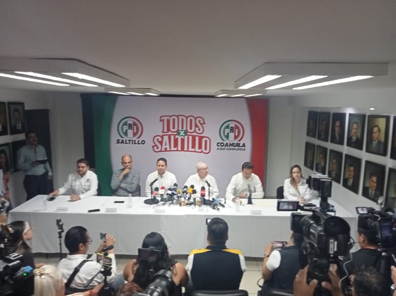 Conferencia de prensa del Partido Revolucionario Institucional.