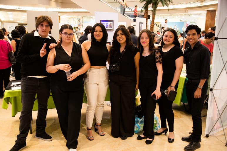 Alberto Núñez, Yarah Ramos, Andrea Morales, Karen González, Mariana Luna, Ely Ramírez y Diego Montiel (EL SIGLO DE TORREÓN / ENRIQUE CASTRUITA)