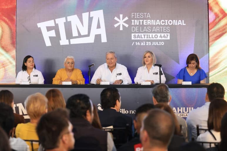 El alcalde José María Fraustro Siller presenta la Fiesta Internacional de las Artes (FINA) 2024. (ISABEL AMPUDIA)
