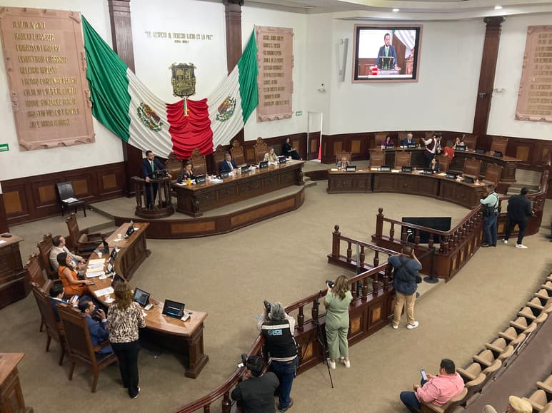 Aprueban inscripción con letras doradas en el Muro de Honor de Congreso del Estado