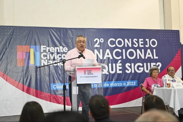 El exdirigente del PRD, Guadalupe Acosta Naranjo. (ARCHIVO)