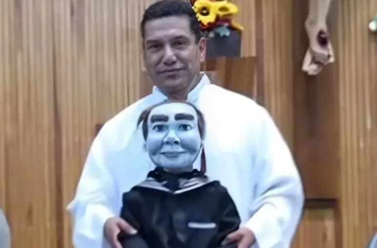 Sacerdote en Saltillo.