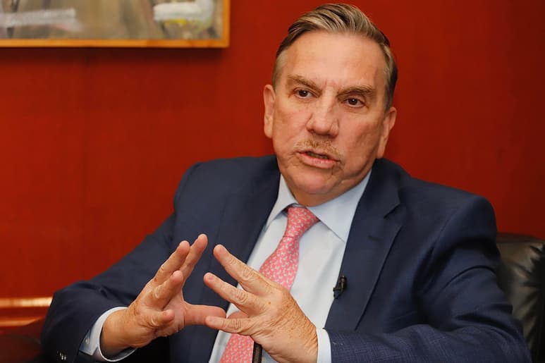 Ministro Laynez alerta sobre el regreso del poder concentrado
