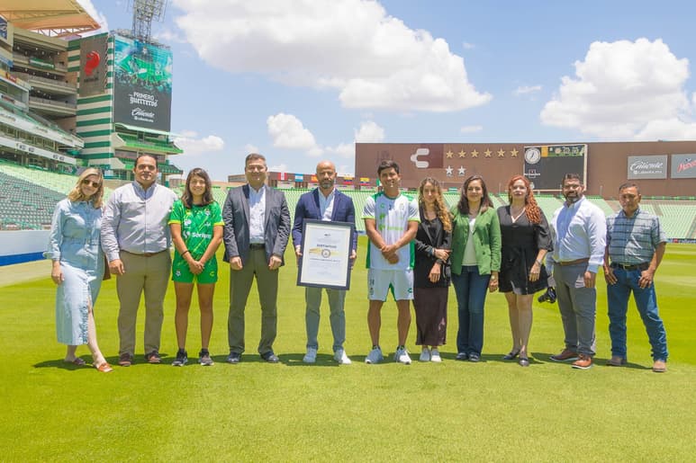 Santos Laguna recibió distintivo como Empresa Comprometida con los Derechos Humanos