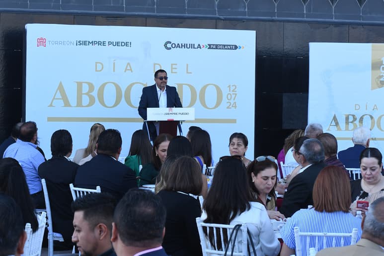 Ayer se realizó un desayuno en la presidencia de Torreón con motivo del Día del Abogado.