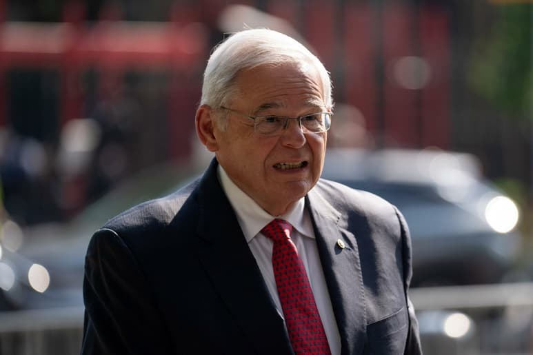 Senador estadounidense Bob Menendez es hallado cupable por sobornos y actuar de 'agente extranjero' para Egipto