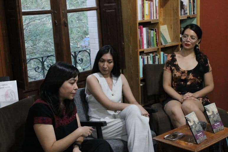 . La discusión también se centró en los esfuerzos de los autores fuera del centro de México para validarse en
el terreno artístico (GENARO CERVANTES)