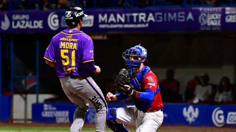 Acereros de Monclova caen, pero logran pasar a playoffs
