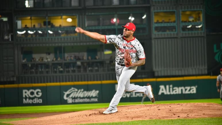 Rieleros de Aguascalientes remonta para barrer a Saraperos